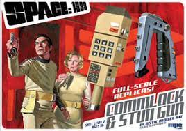 Space 1999 characters with model kits of stun gun and commlock replica for MPC Model Kit MPC941-Returns