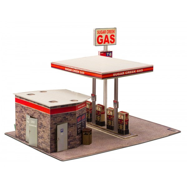 Model kit of a gas station with canopy and pumps for Innovative Hobby Supply BK3208, front view