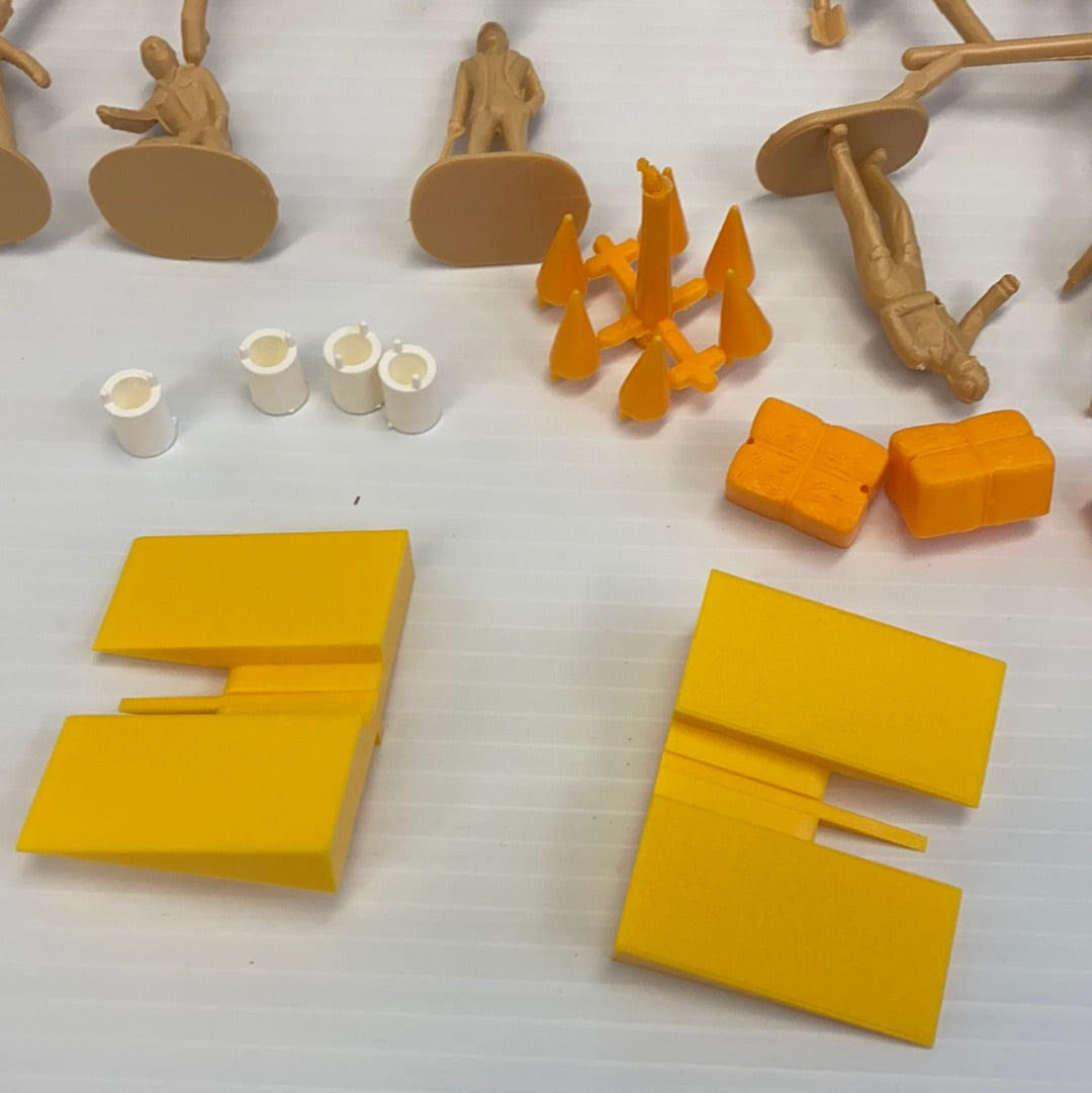 Unpainted 1/32 scale spectator figures and track accessories for HORNBY CC706, alternate track view