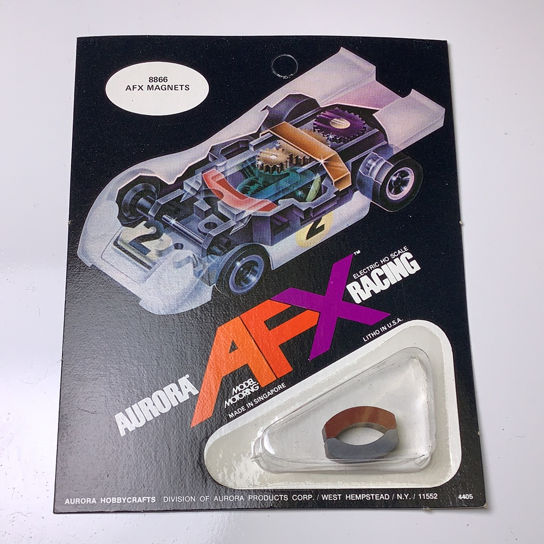 Aurora AFX Magnets kit box showing car and magnets for Aurora / AFX / Tomy 8866