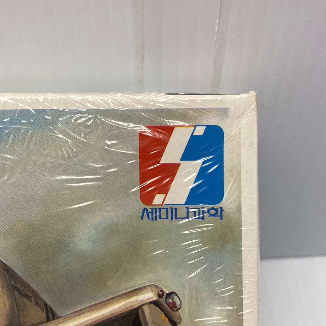 Model kit box art featuring a red and blue logo and Korean text for Semina Models FS001