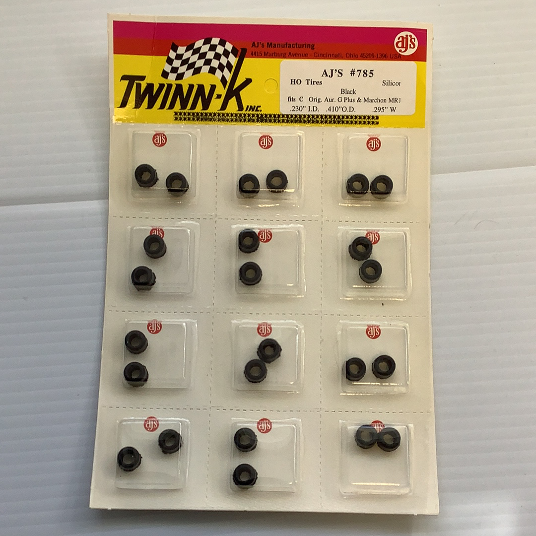 Assortment of black silicone model train wheels in plastic packaging for HO Tires Silicone Black 785