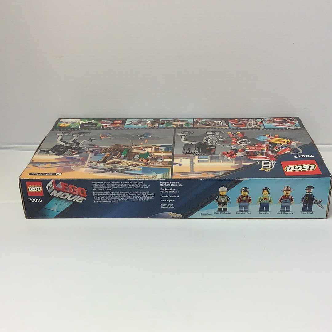 LEGO set box for Rescue Reinforcements, featuring minifigures and action scene for LEGO Movie
