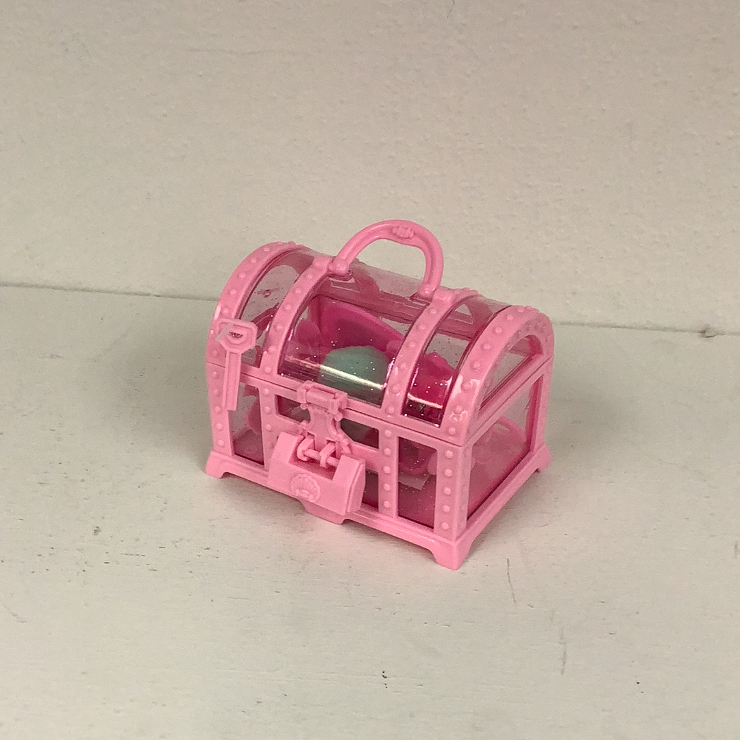 Pink toy jewelry box with hinged lid and decorative details for IMEX-Toys 88331TY