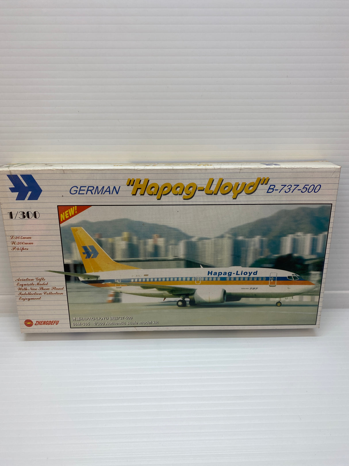 Model kit box art: German Hapag-Lloyd B-737-500 airplane model for Zhengdefu ZDF365
