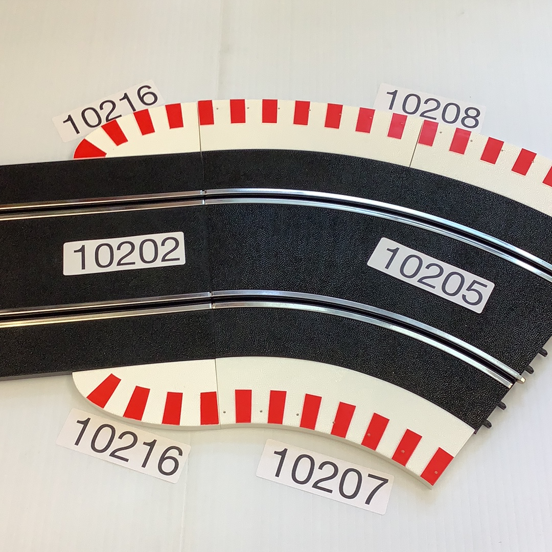 Curved, black and white standard border ends for road markings for Ninco 10216