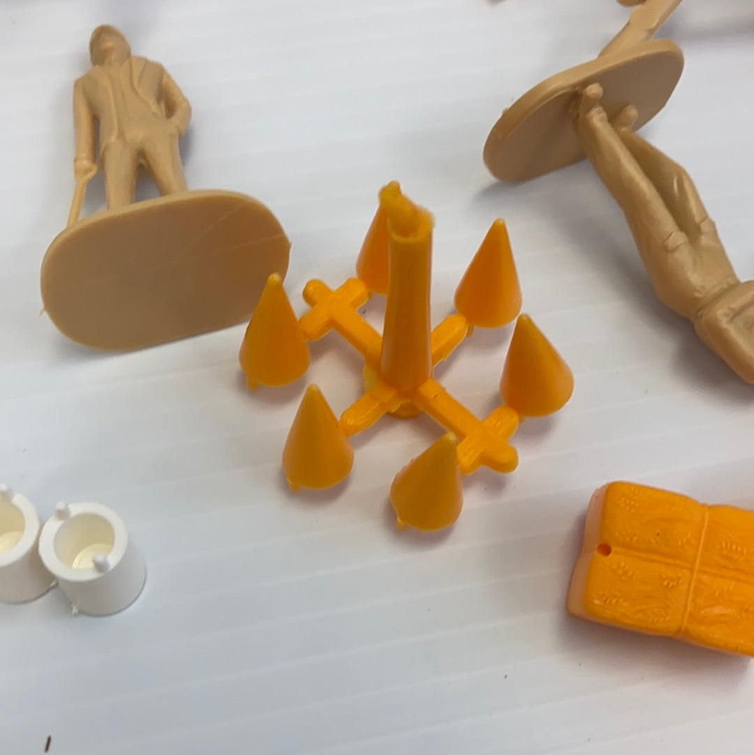 Unpainted 1/32 scale spectator figures and track accessories for HORNBY CC706, track detail view