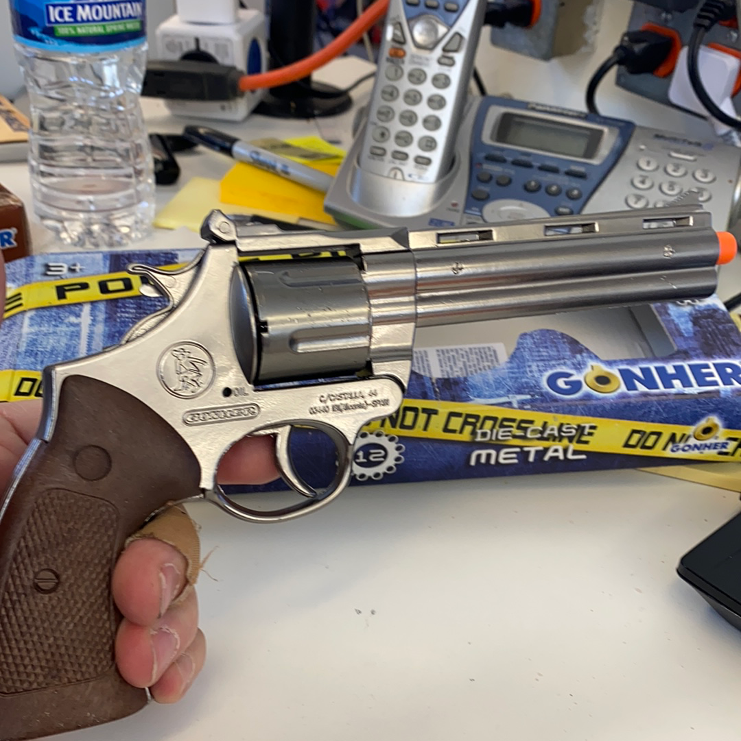 Silver toy revolver with brown grip, styled like a Colt Python for Gonher 123/0