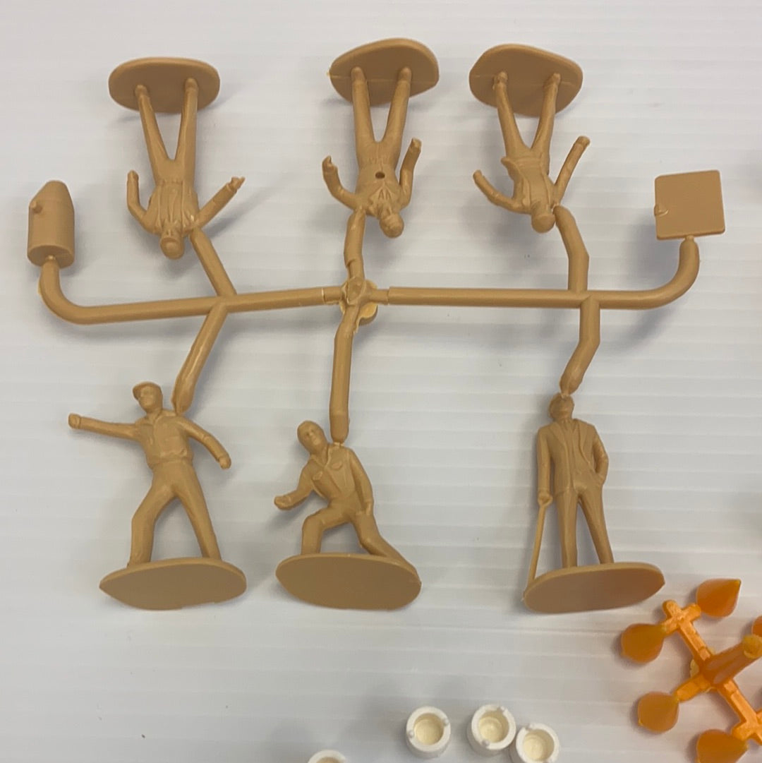 Unpainted 1/32 scale spectator figures and track accessories for model railway for HORNBY CC706, track detail view