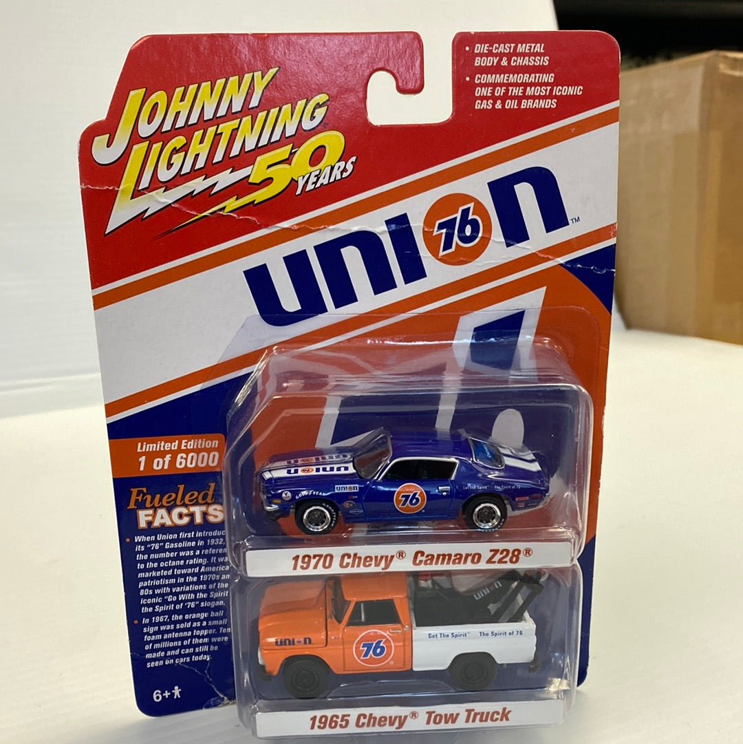 Die-cast model set featuring 1965 Chevy Tow Truck and 1970 Camaro Z28 for Johnny Lightning JLPK008-2