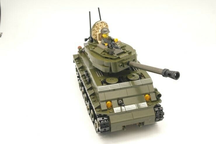 M4 Sherman tank model with soldier figure, Korean War-themed collectible for Oxford OXF3527