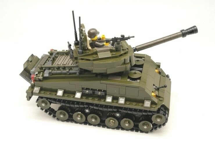 Model M4 Sherman tank with crew figures, Korean War edition for Oxford OXF3527, rear view