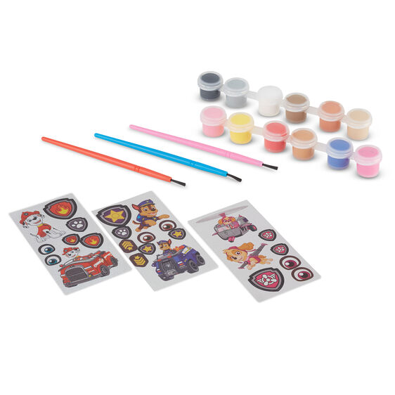 Craft kit with craft mats, figurines, and colored craft sticks for kids for Melissa and Doug 33265
