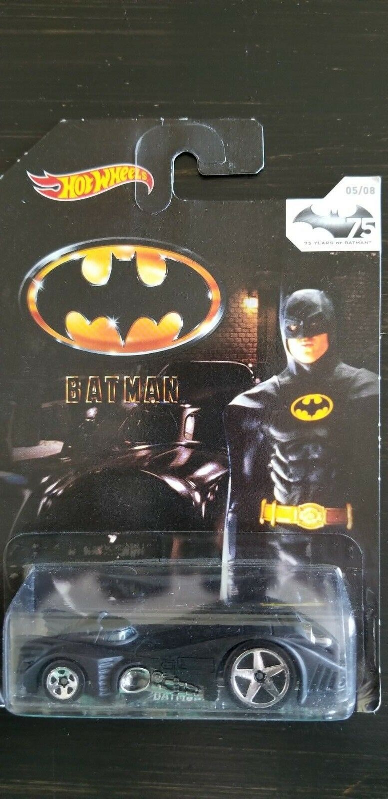 Batman diecast car and figure set in blister packaging for Hot Wheels 1 - 8