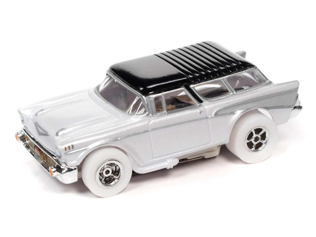 Silver classic car toy with black roof, viewed from side for Auto World SC368