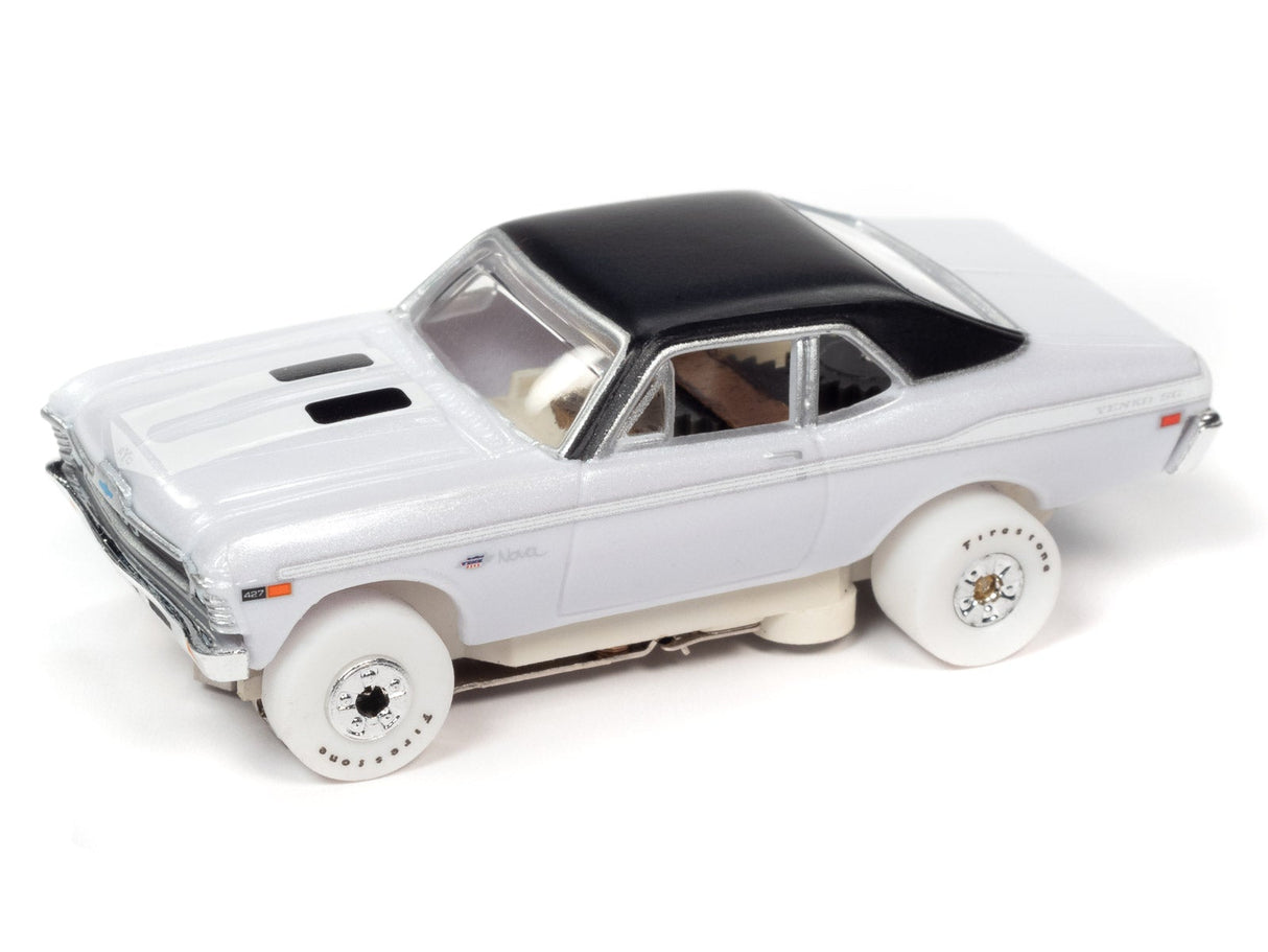 White and black slot car, side view for Auto World SC377