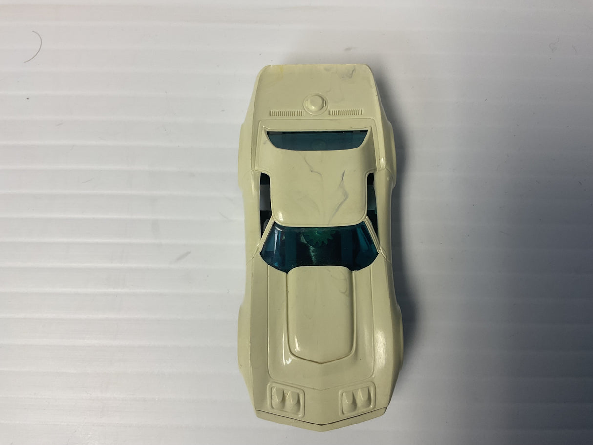 Aurora AFX non-magnatraction  Corvette, a production, one piece, stripped, white | 1927 | Aurora - AFX