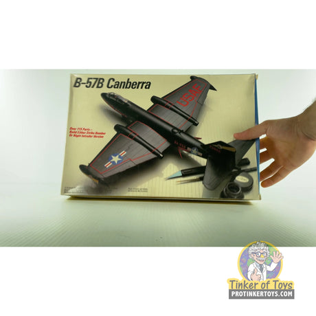 Martin B-57B Canberra 1:72 | 698 | Italeri