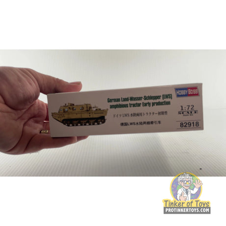 German Land-Wasser-Schlepper (LWS) amphibious tractor Early production 1:72 | PENDING-1692001-07071328-C137 | Hobby Boss