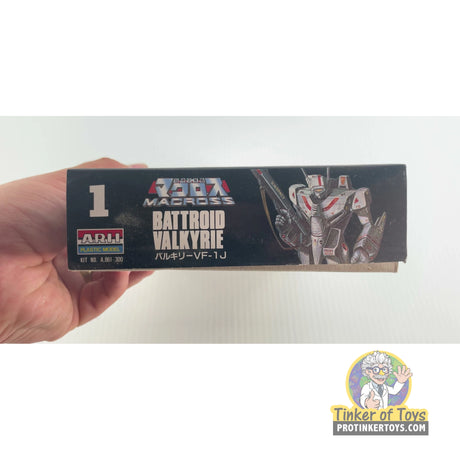 MACROSS BATTROID VALKYRIE VF-1J 1:100 | A.100-300 | Arii