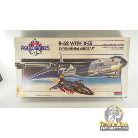 B-52 with X-15 Experimental Aircraft 1:72 | PENDING-1692001-07091038-C085 | Monogram