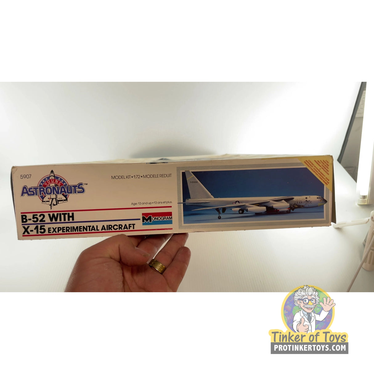 B-52 with X-15 Experimental Aircraft 1:72 | PENDING-1692001-07091038-C085 | Monogram