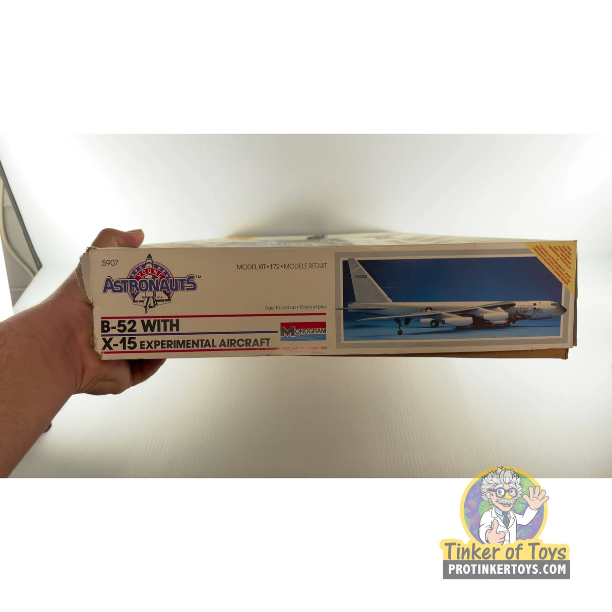 B-52 with X-15 Experimental Aircraft 1:72 | PENDING-1692001-07091038-C085 | Monogram