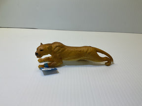 Small, brown figurine of a lioness in a low, resting pose for Mamejo MAJ55053