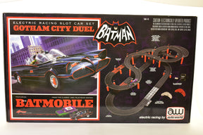 Slot car set featuring Batman and Gotham City racing track layout for Auto World 00169