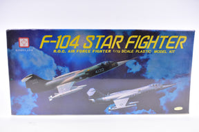 Model kit box art showing two F-104 Star Fighters in flight for Kiddyland Model Kit