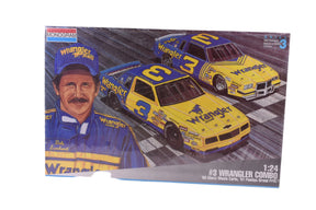 Model kit set: #3 Wrangler Combo, 1:24 scale, featuring classic race cars for Monogram 6298