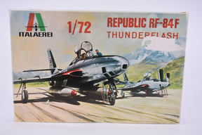 Scale model box art: Republic RF-84F Thunderflash aircraft display for ITALAEREI 108