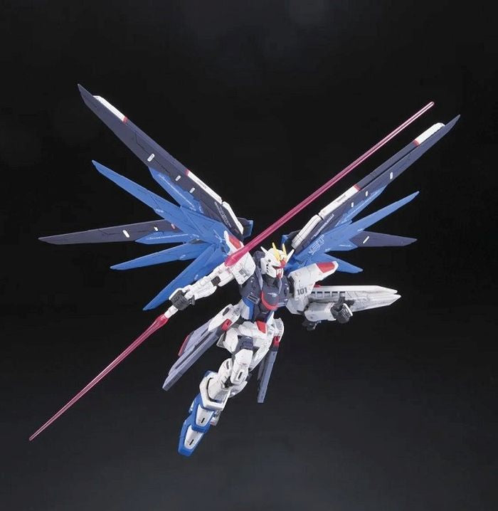 5 Freedom Gundam 