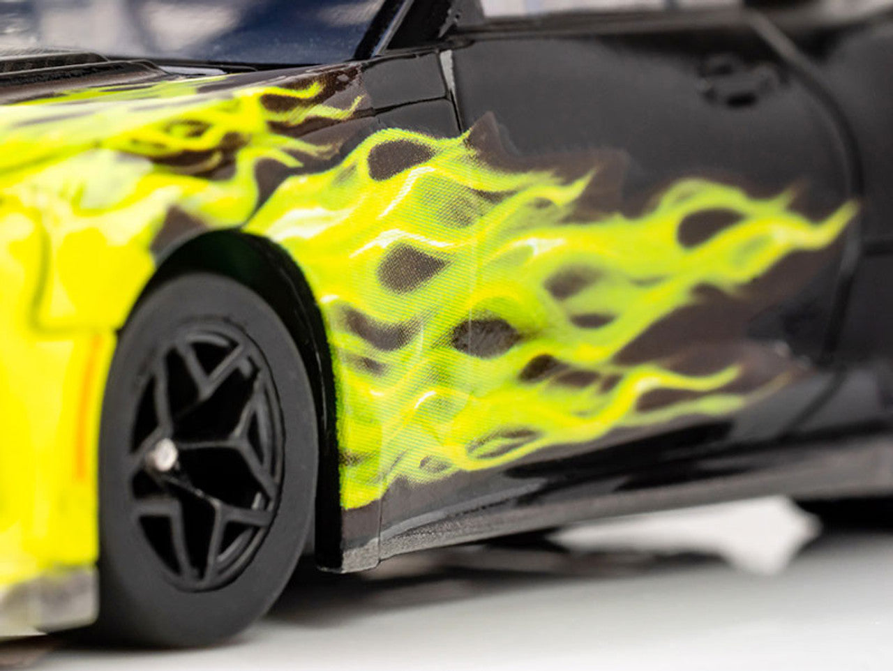 2021 Chevy Camaro ZL1 Wildfire Black-Lime Flame | 22060 | AFX