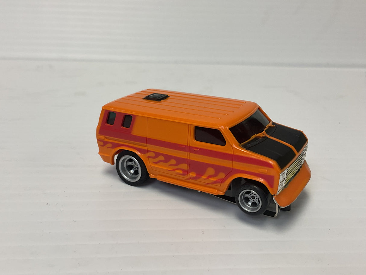 Aurora AFX magnatraction custom van orange with red flames black special chassis | 1942 | Aurora - AFX