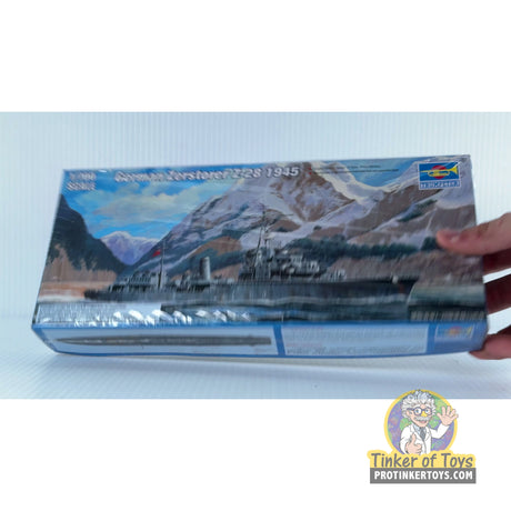 German Zerstorer Z-28 1945 1:700 | 05790 | Trumpeter