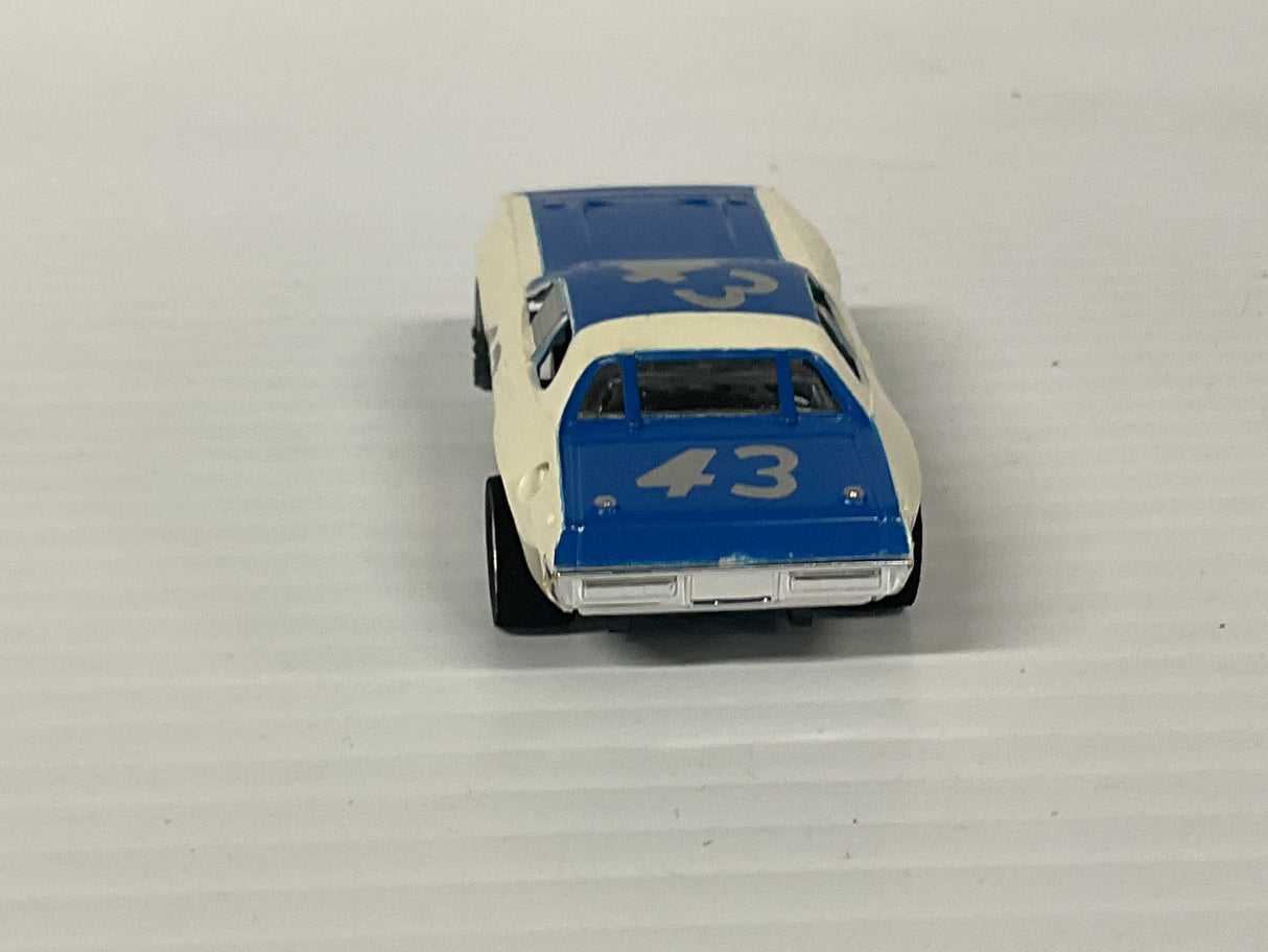 Aurora AFX non-magnatraction Plyouth Road Runner Stock Car Blue #43 (A) | 1762 | Aurora - AFX