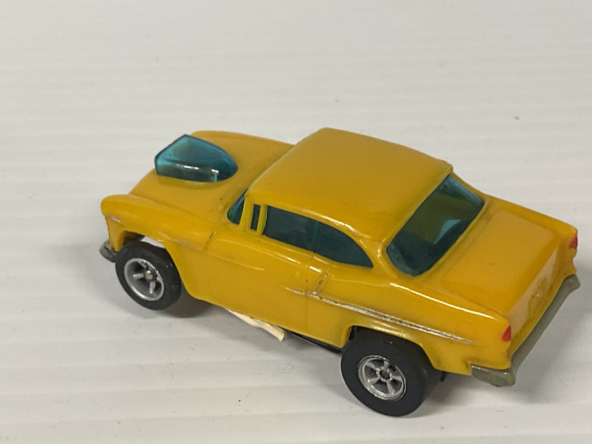 Aurora AFX non-magnatraction 1955 Bel Air Yellow White pipes   | 1777 | Aurora - AFX