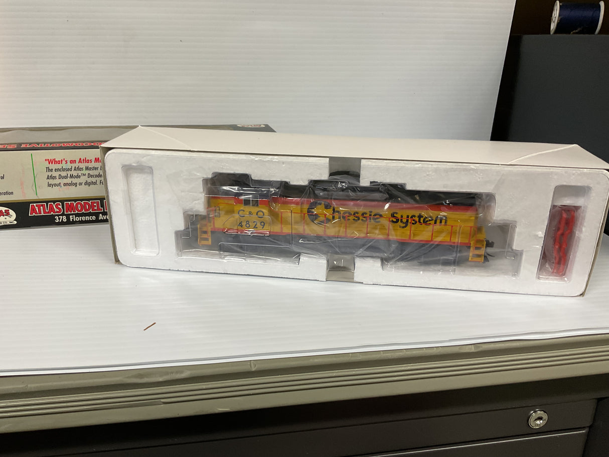 Atlas Model. GP-38 Locomotive-Low Nose Chessie System C&O $4829 | 9154 |  Atlas