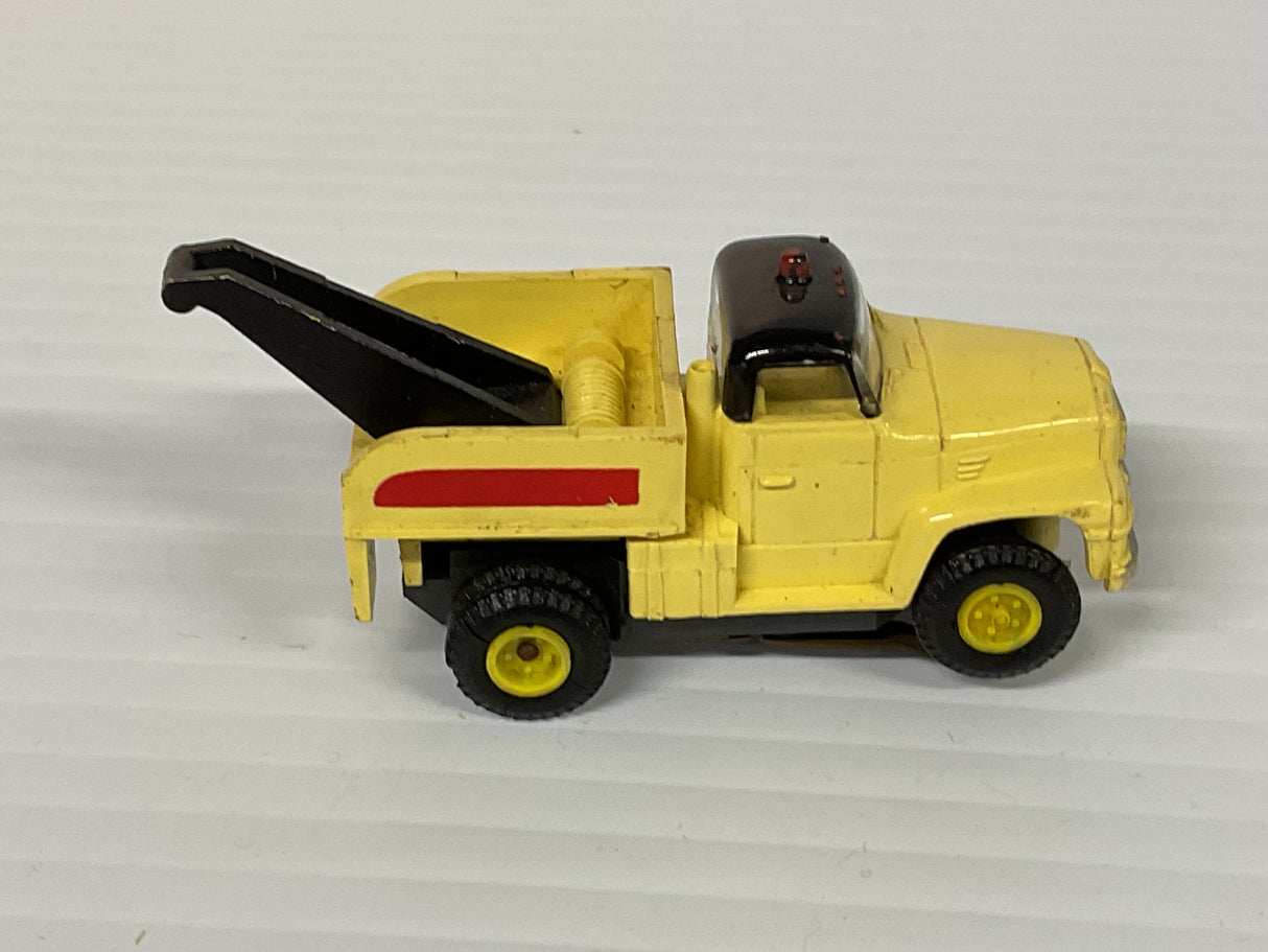 Aurora AFX -Thunder-jet International Wrecker Tow Truck Yellow/red  | 1364 | Aurora - AFX- Model Motoring