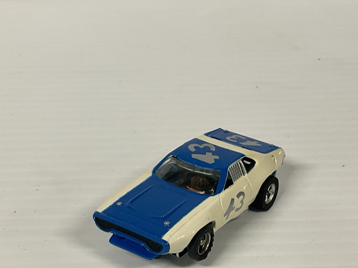 Aurora AFX non-magnatraction Plyouth Road Runner Stock Car Blue #43 (A) | 1762 | Aurora - AFX