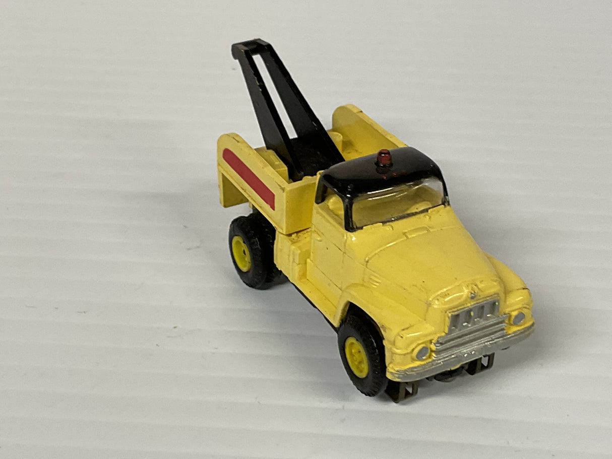 Aurora AFX -Thunder-jet International Wrecker Tow Truck Yellow/red  | 1364 | Aurora - AFX- Model Motoring
