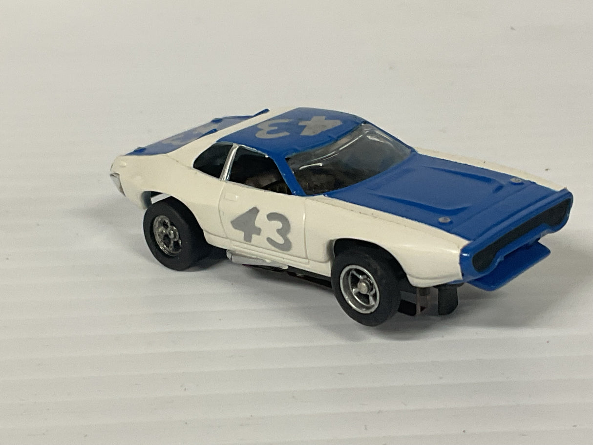 Aurora AFX non-magnatraction Plyouth Road Runner Stock Car Blue #43 (B) | 1762 | Aurora - AFX