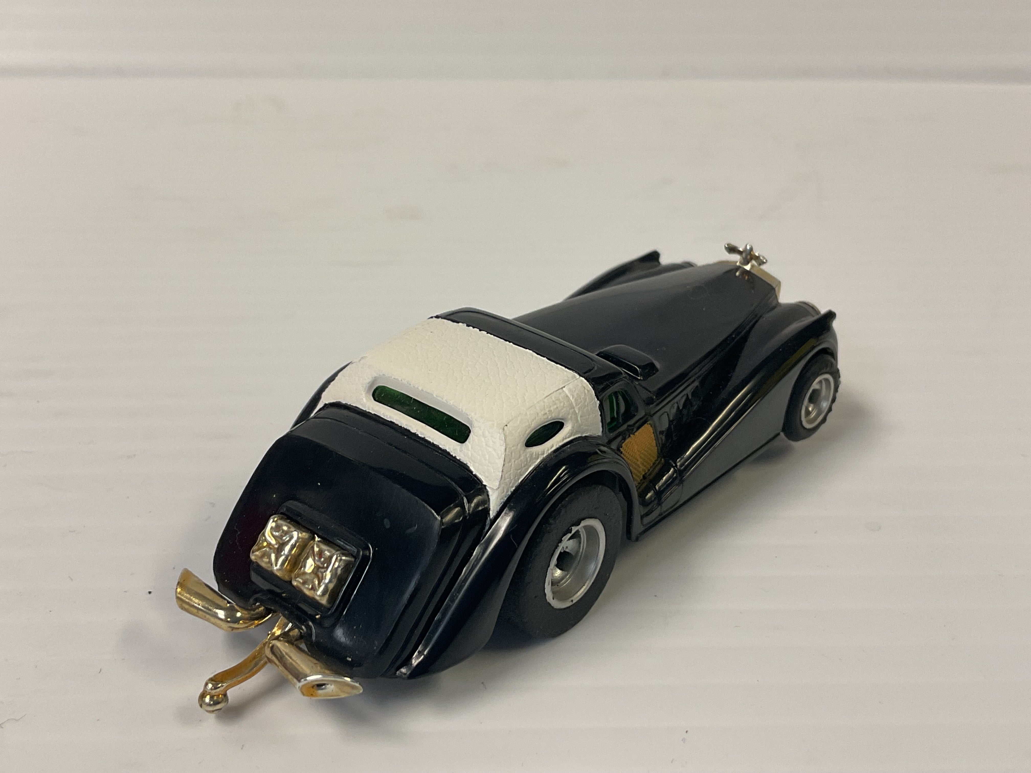 Aurora AFX magnatraction Roarin Rolls “ golden ghost “ black white