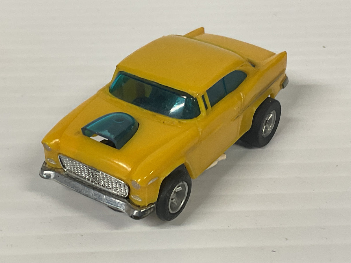 Aurora AFX non-magnatraction 1955 Bel Air Yellow White pipes   | 1777 | Aurora - AFX