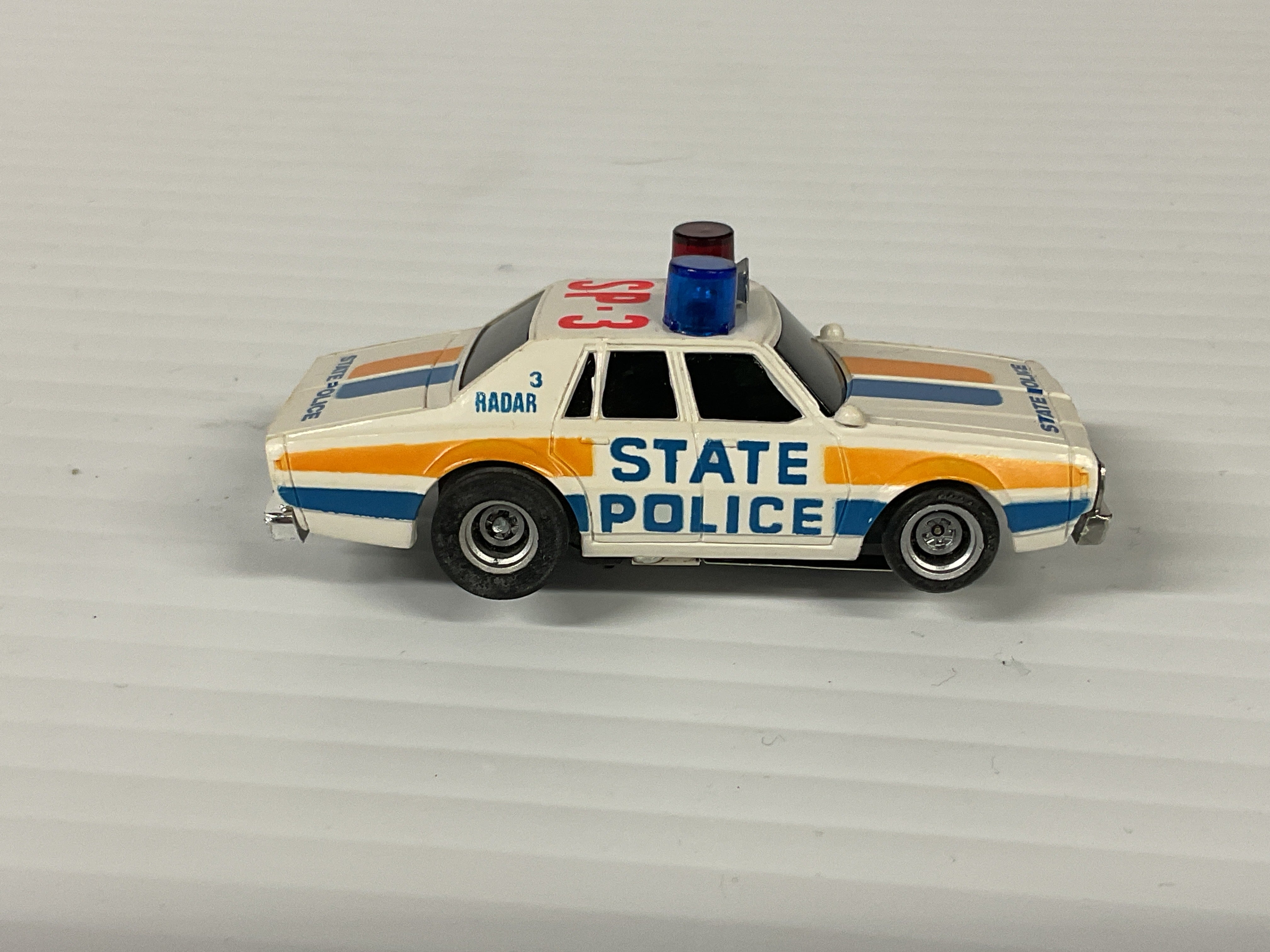 【激レア】 トミー AFX マグナカー トレーラートラック AURORA AFX Magnatraction Lighted State Police Car w/m/b | 1050 | Aurora