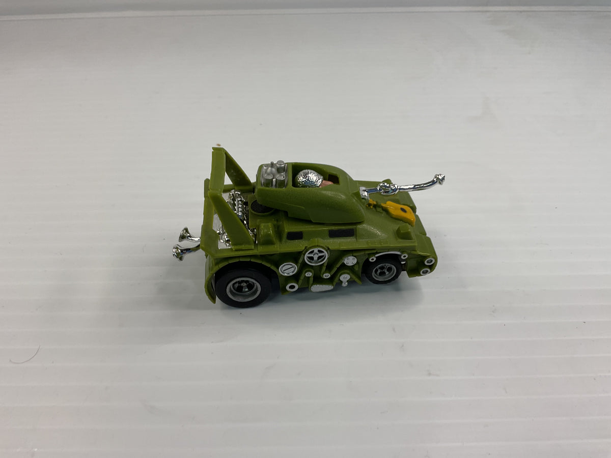Aurora AFX non-magnatraction Peace Tank Olive Drab/Yellow | 1782 | Aurora - AFX