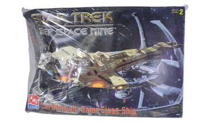 Model kit box art showing a Star Trek Deep Space Nine Cardassian Galor Class ship for AMT ERTL 8324