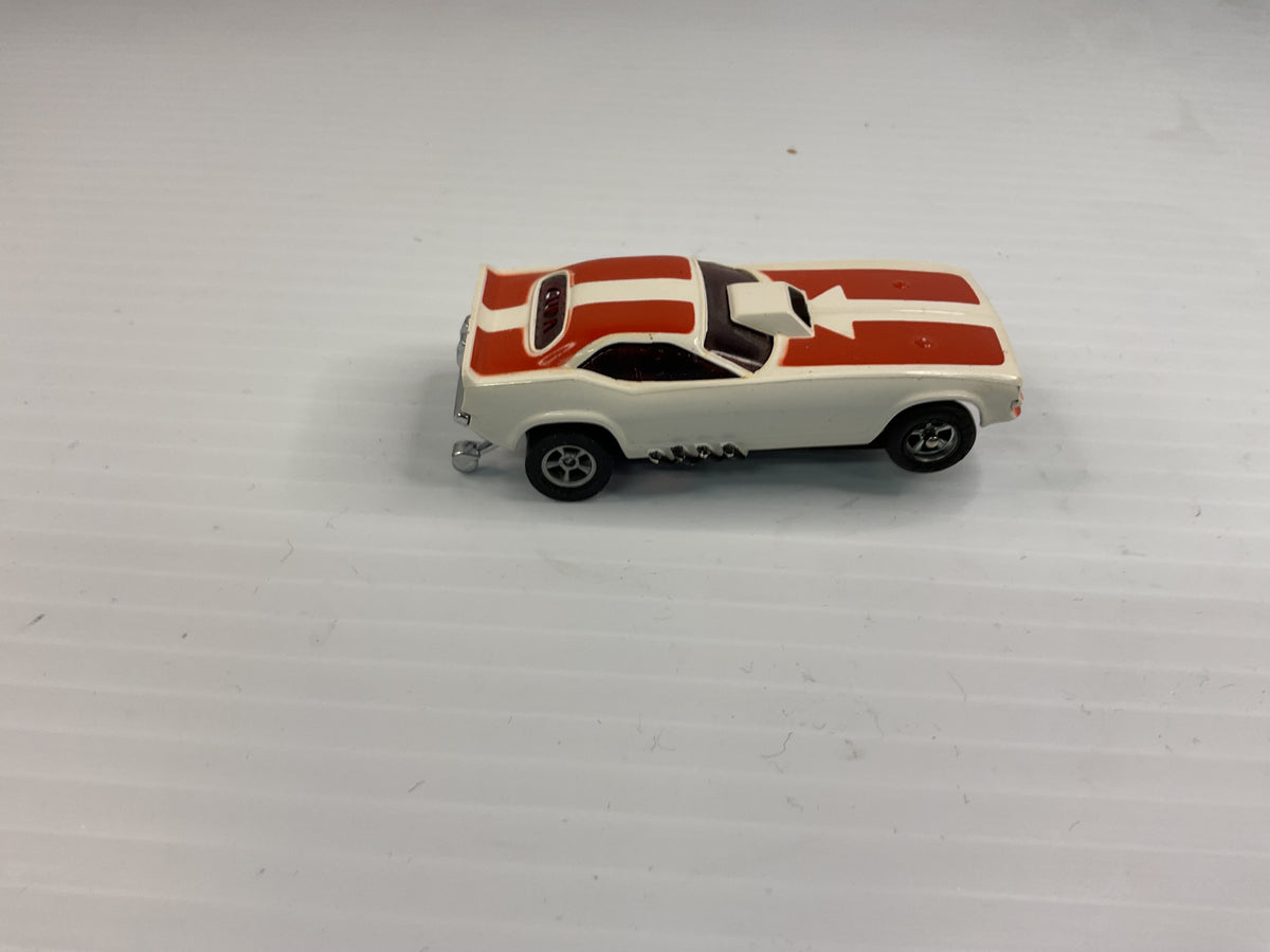 Aurora AFX non-magnatraction Plymouth "Cuda" Funny Car White/Red | 1758 | Aurora - AFX