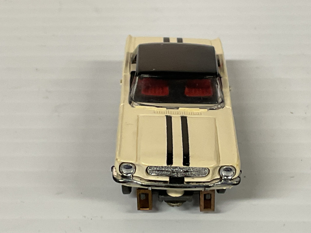 Aurora AFX -Thunder-jet 62 1/2 Mustang HardTop White/Black/Red/Black/Black  | 1372 | Aurora - AFX- Model Motoring